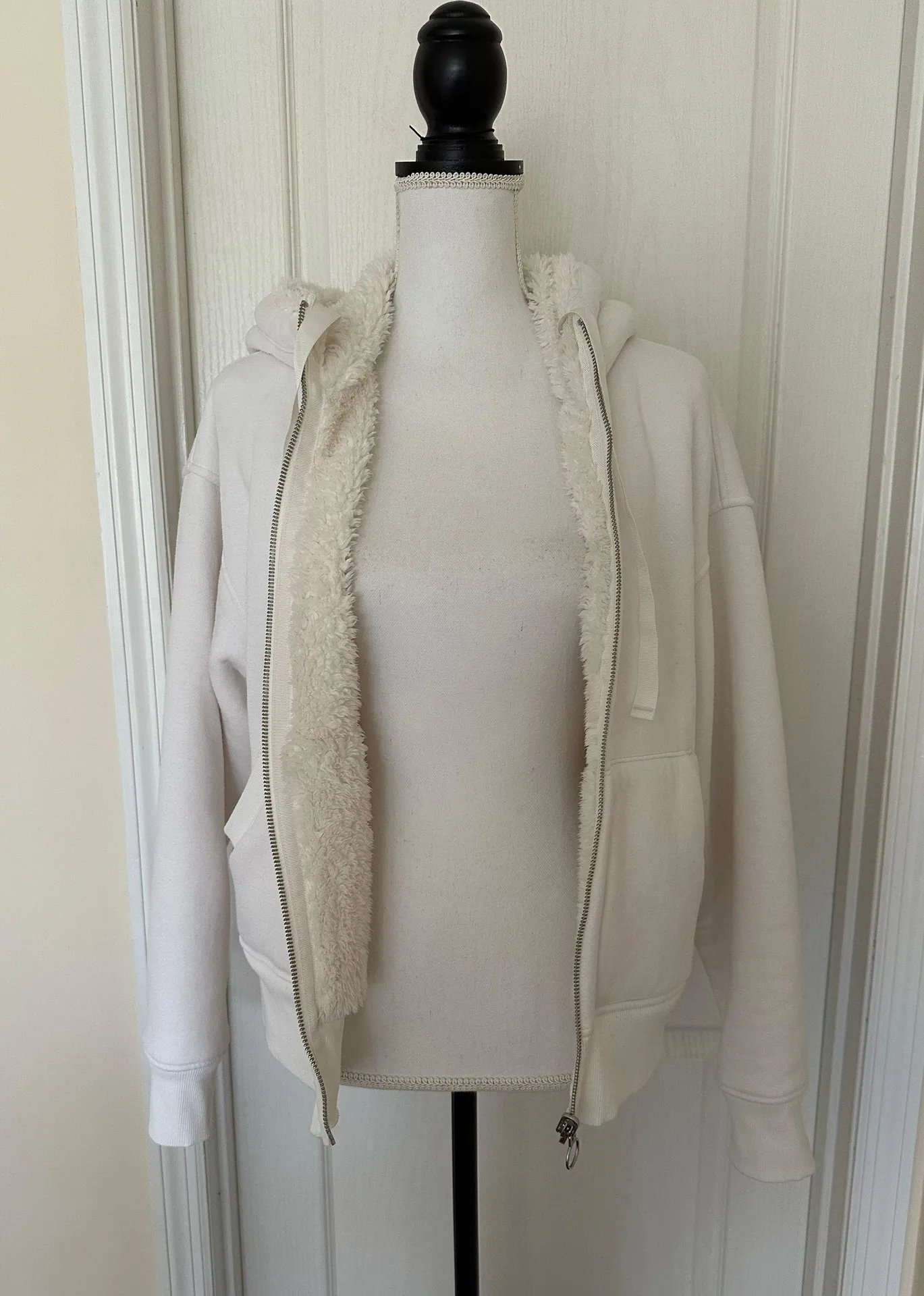 Cozy Sherpa Reversible Jacket, Sz M - Image 9