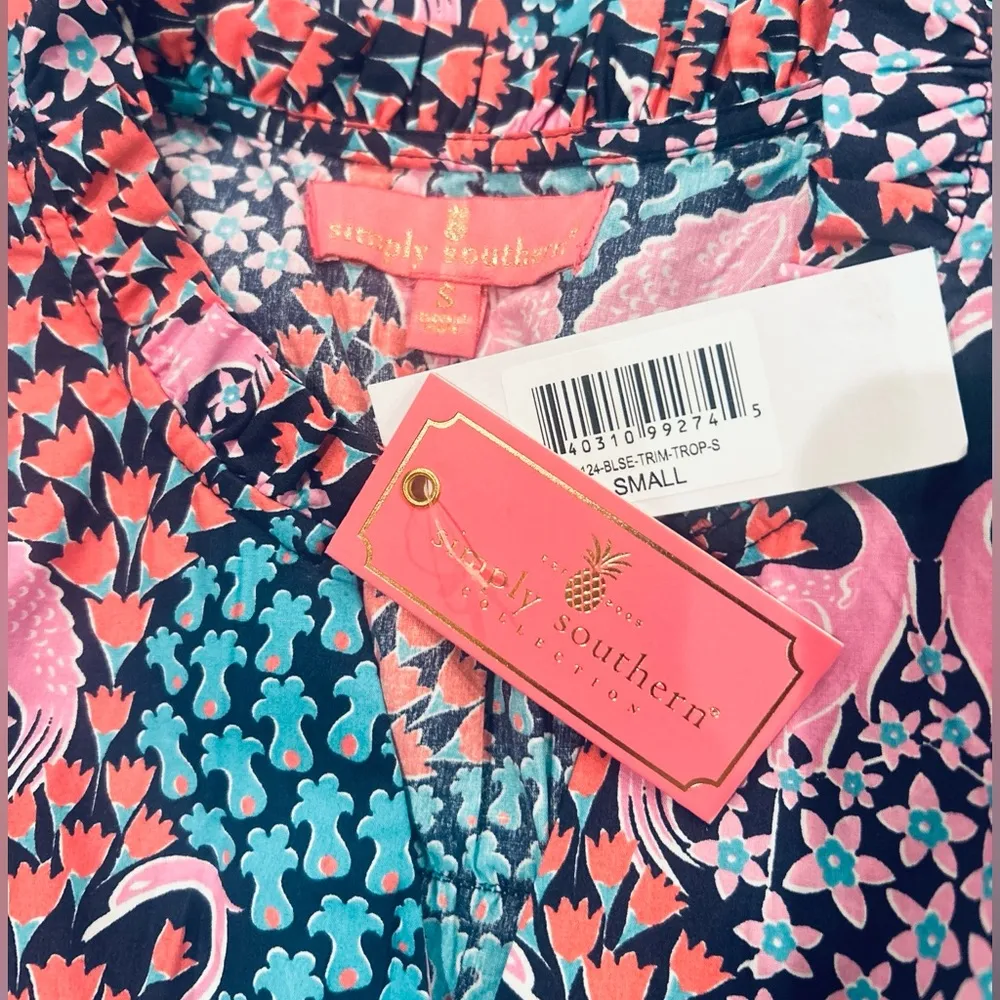 Simply Southern Women’s Small Flutter Sleeve Ruffled Neck Notched-V Top NWT - Image 3