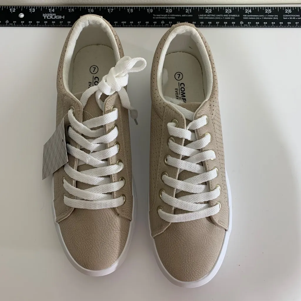 Women’s Platform Sneakers Size 7 Beige Faux Leather Lace Up Comfort In Every Ste - Image 2