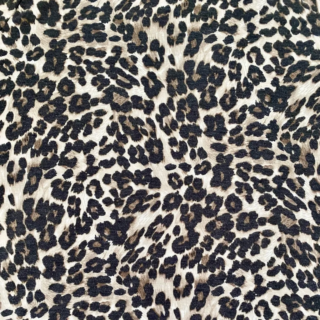 Adorable OBBI animal print top! Super soft material, in brand new condition!🖤🤎 Black Size 1X - Image 4