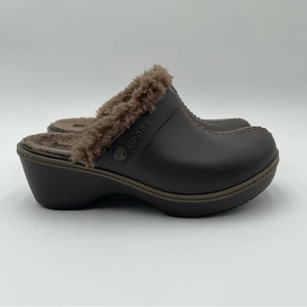 CROCS Cobbler Eva Clogs Heeled Mules Faux Fur Women’s Sz 7 Slip On Casual - Image 5