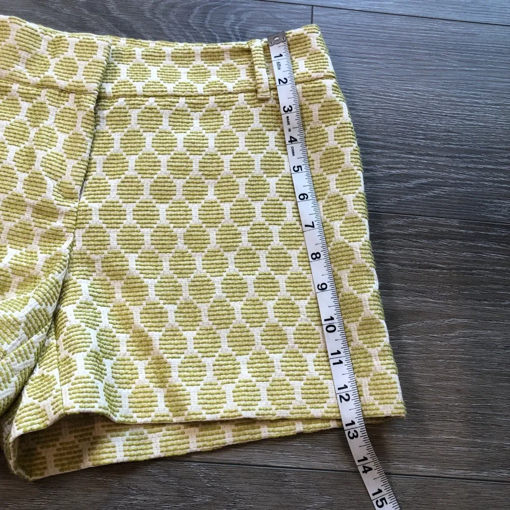 Ann Taylor Loft Textured Chartreuse Lime Green White 70s Theme Shorts Size 2 - Image 10