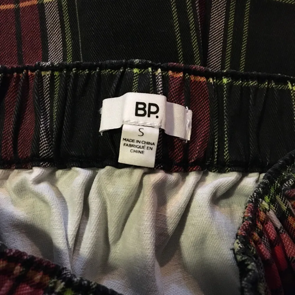 NEW BP Women's Size Small Red Black Plaid Be Proud Plaid Pleated Skirt - Image 5
