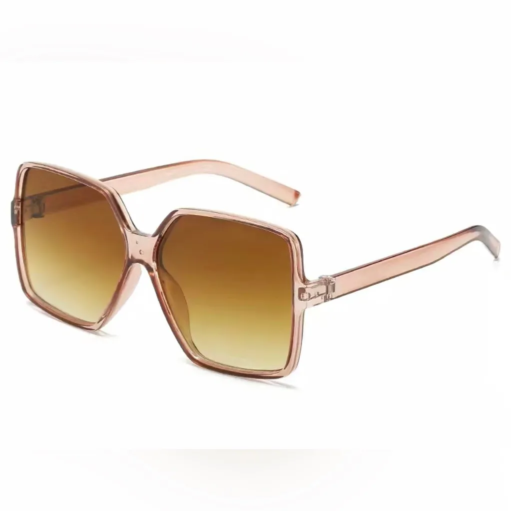 NIB - Oversize Frame Sunglasses - UV Protection. - Image 4