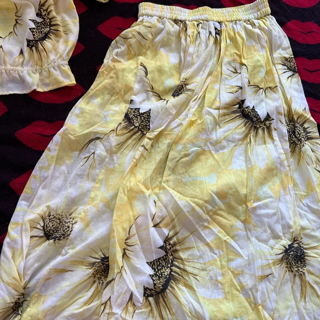 NWOT H&M Yellow Sunflower Two-Piece Set skirt top S - Image 4