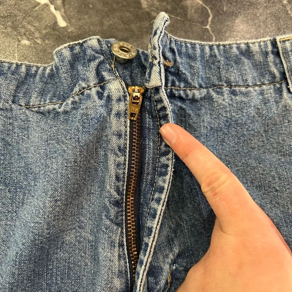 Vintage Guess Women’s 31 Jean Shorts - Image 7