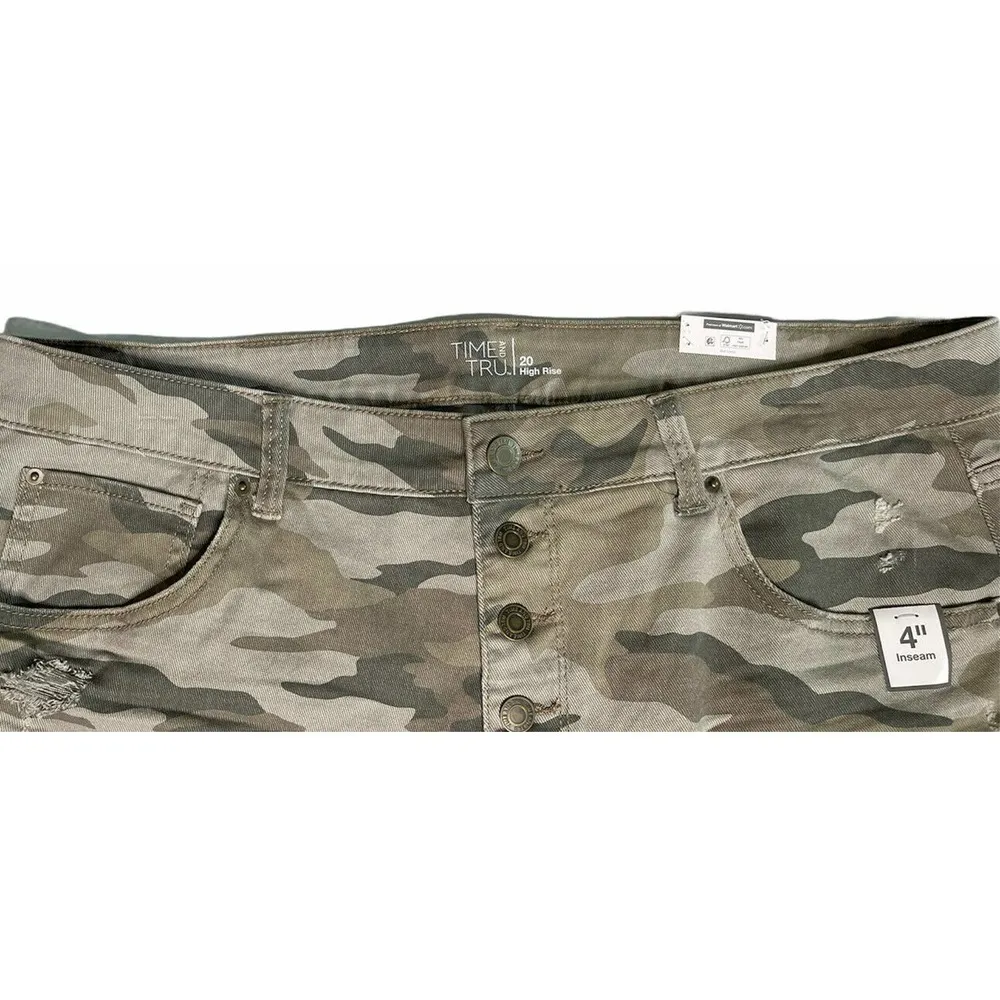 NEW Womens Time & Tru High Rise Camo Print Relaxed Fit Denim Cut Off Shorts 20 - Image 5