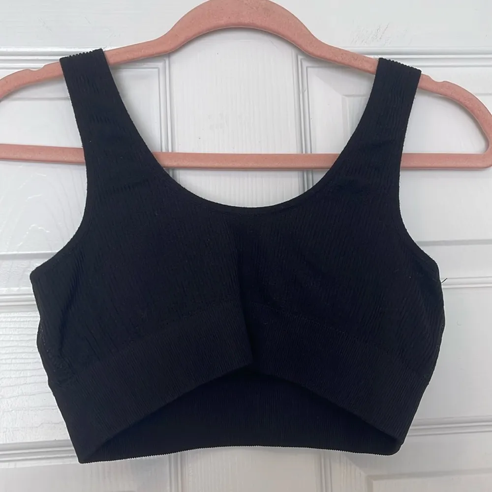 offline seamless ribbed black sports bra - Image 2