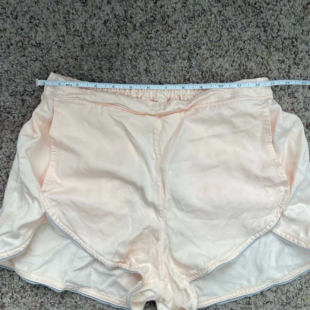Lululemon Soft pink Shorts size 6 - Image 4