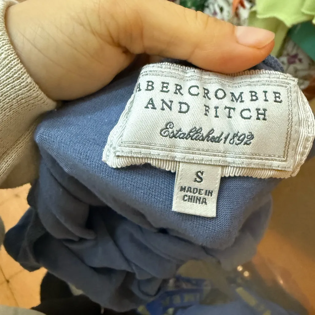 Abercrombie & Fitch Vintage 2000s Y2K Blue Eyelet Cami - Image 3