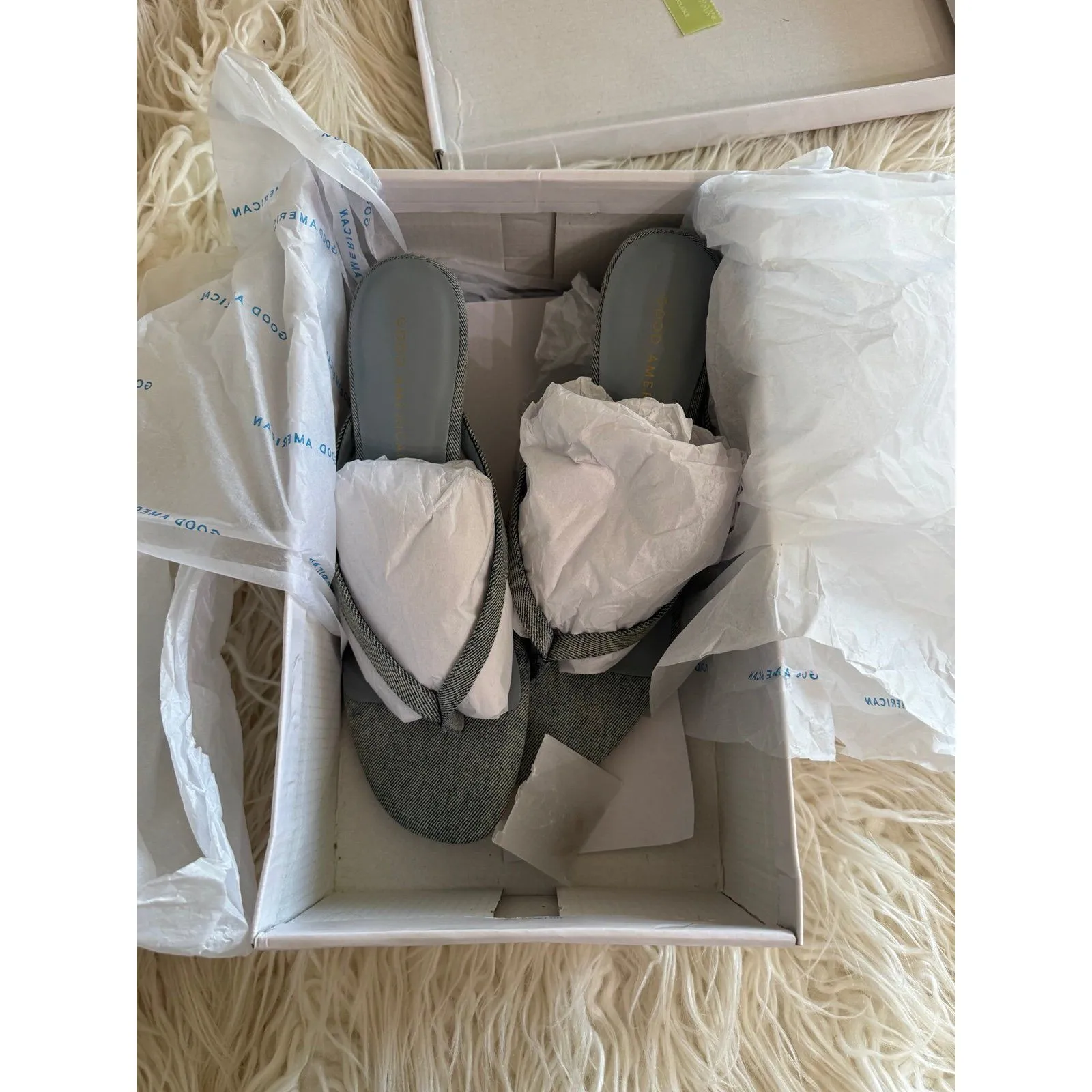 Good American Denim Thong Mule Sandal Size 9 - Image 6