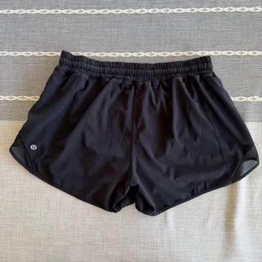 Lululemon Hotty Hot Short II Long 4" Black Size 10 - Image 3