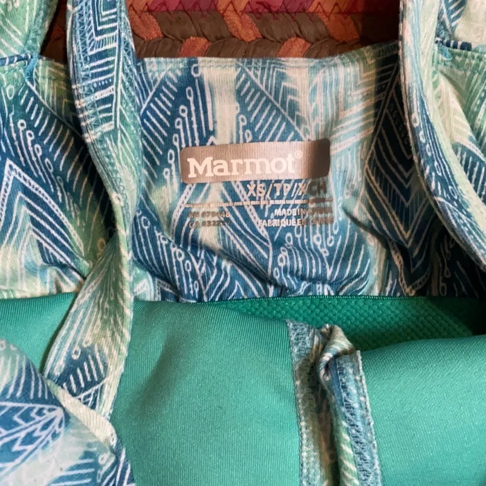 MARMOT BLUE ATHLETIC GEOMETRIC CRISS CROSS TANK TOP - Image 2