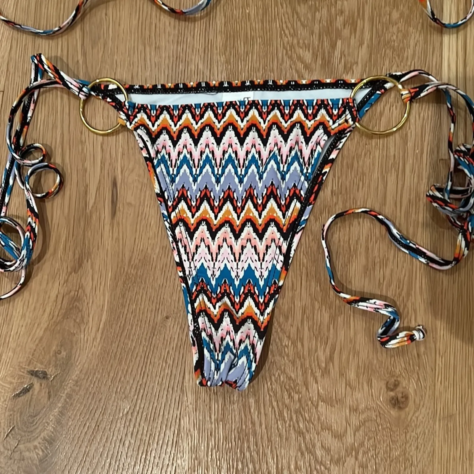 Boohoo - Aztec Print O Ring Tie Detail Bikini Top & Bottoms - Image 3
