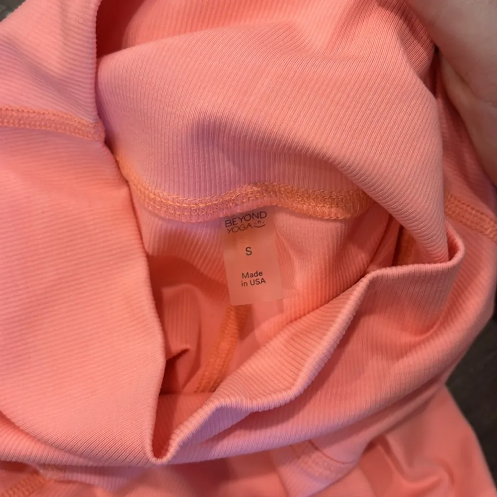 High Rise Ribbed Midi Leggings - Image 3