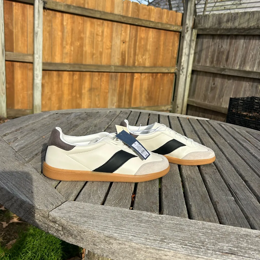 Universal Threads Nwt Women's Spencer Fashion Sneakers with Memory Foam - Universal Thread size 10 - Image 2