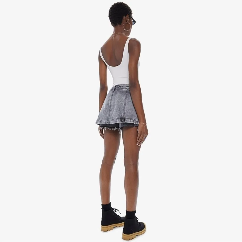 NWT Mother Superior The Breaker Mini Skirt In Shadow Dancing Size 31 Denim Skirt Gray - Image 5