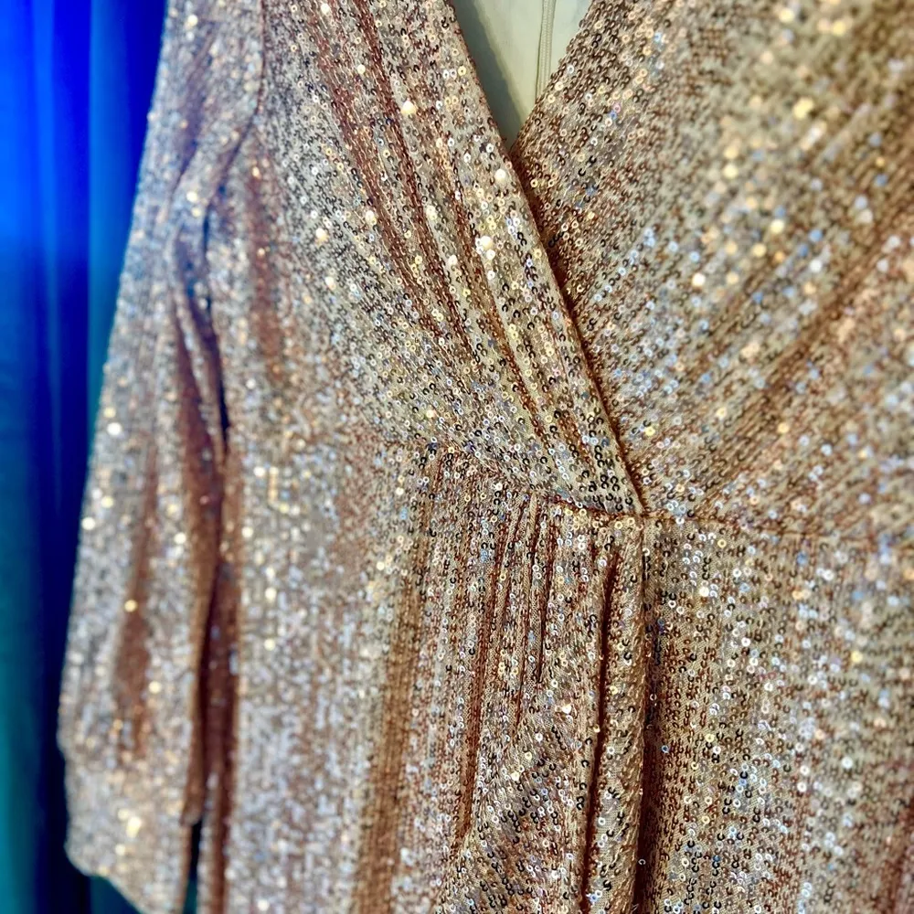 Stunning Mermaid Rose Gold Sequined Dress with Sleeves and Slit Size XXL - Image 11