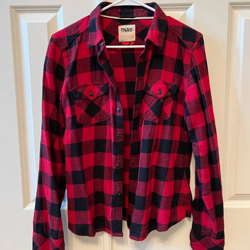 Aritzia TNA Brisco Red Black Checkered Flannel Shirt - Image 3