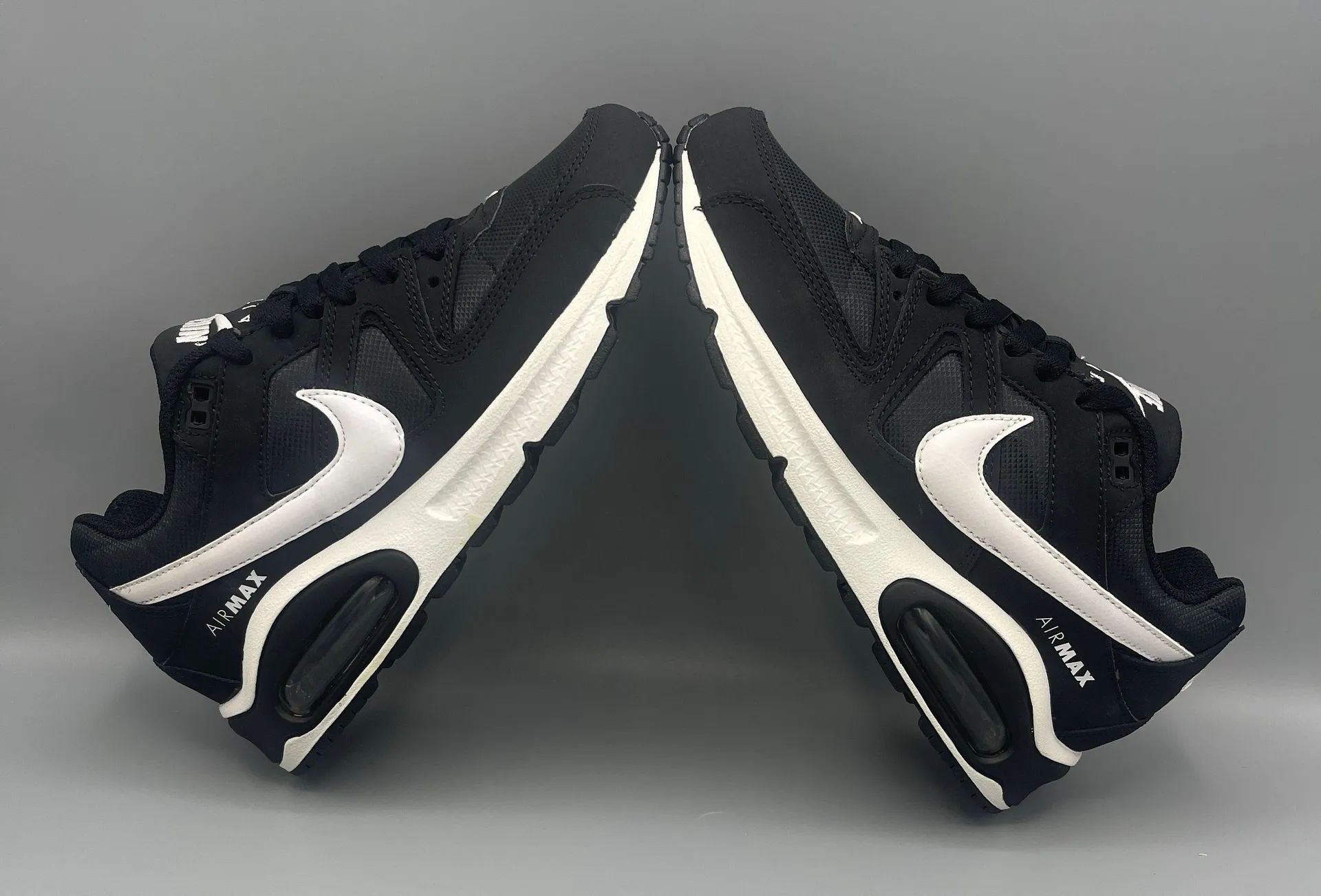 Air Max Command Women's Running Shoes Black/White Size 8 - Image 9