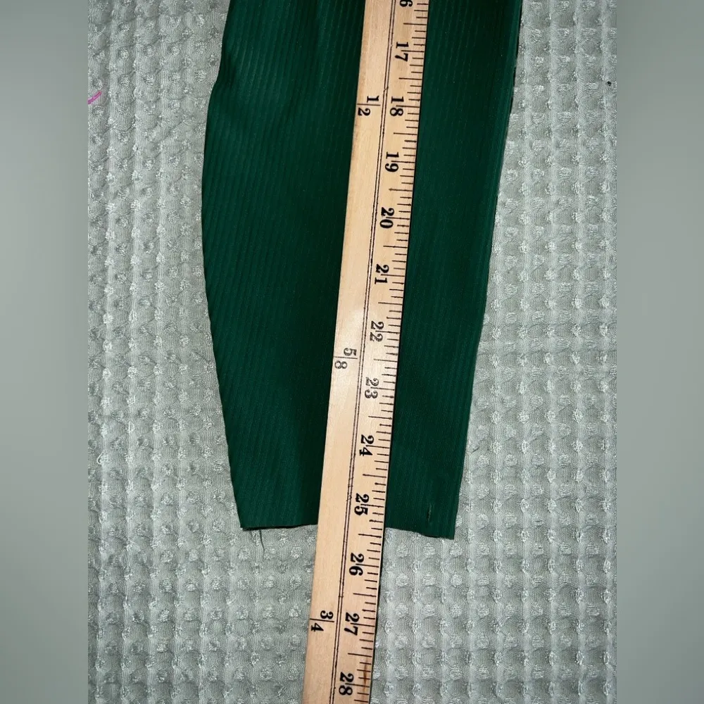 Lululemon Base Pace High-Rise Ribbed Tight 25”
Size 4 - Image 3