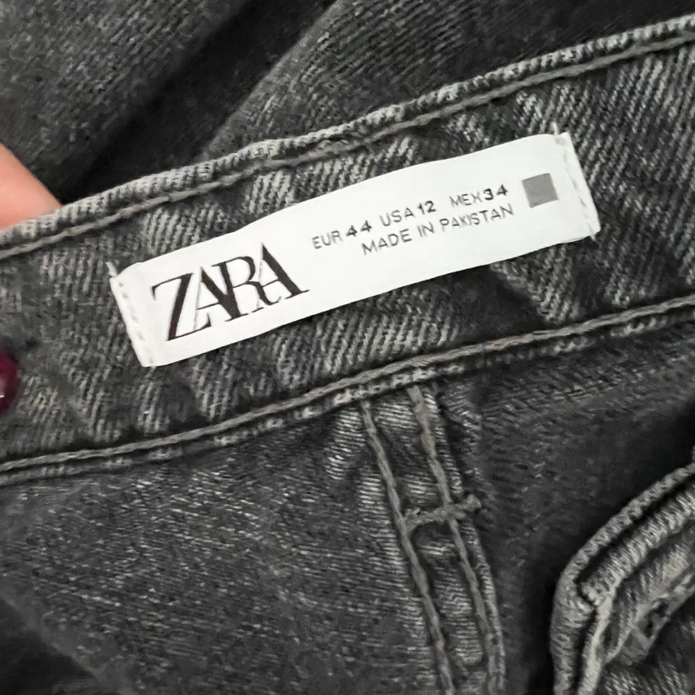 ZARA High Waist Relaxed Wide Leg Washed Black Denim Pants Sz 12 - Image 5