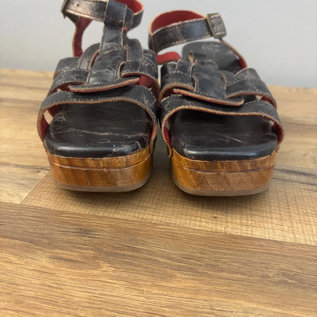 Bed Stu  Fabiola Black Lux Distressed Leather Platform Sandal - Image 2