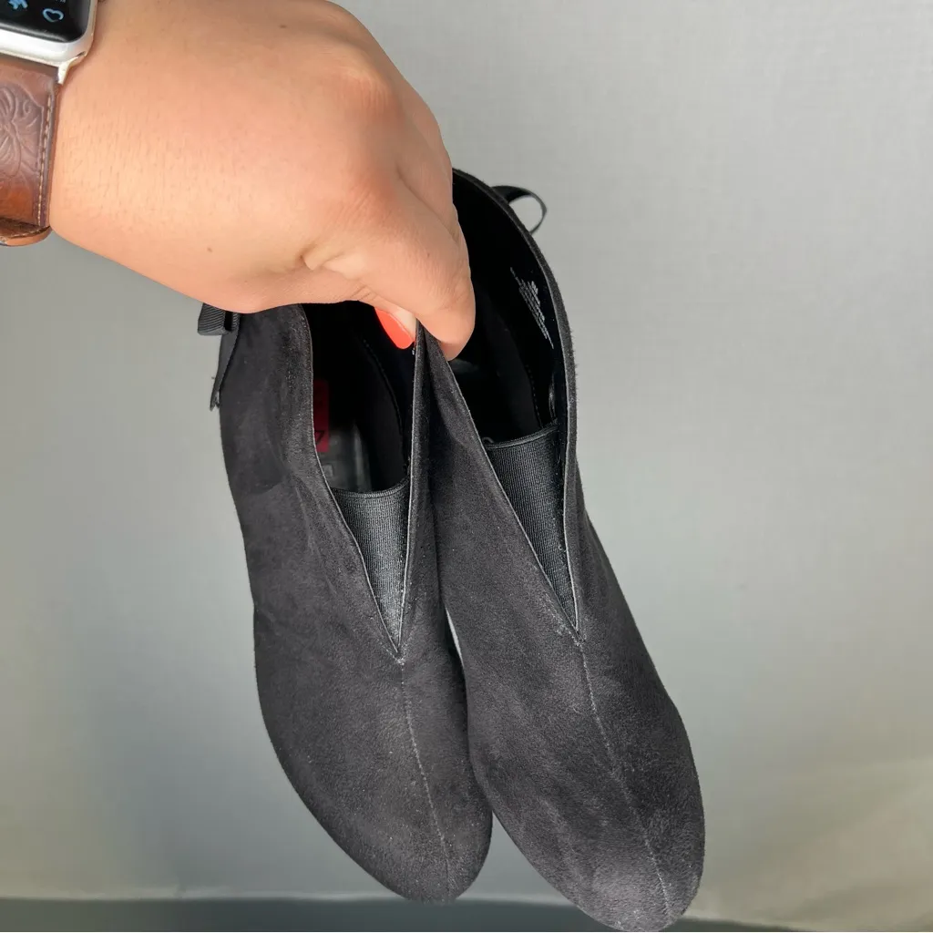 IMPO‎ | Woman’s Black Bootie Heels 6 Suede Bow Back - Image 5