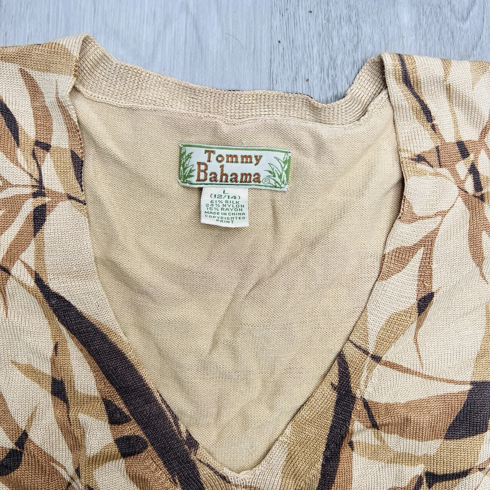 Women’s Hawaiian Tommy Bahama Shirt Set Tank And Sweater Top Size L 12-14 - Image 5