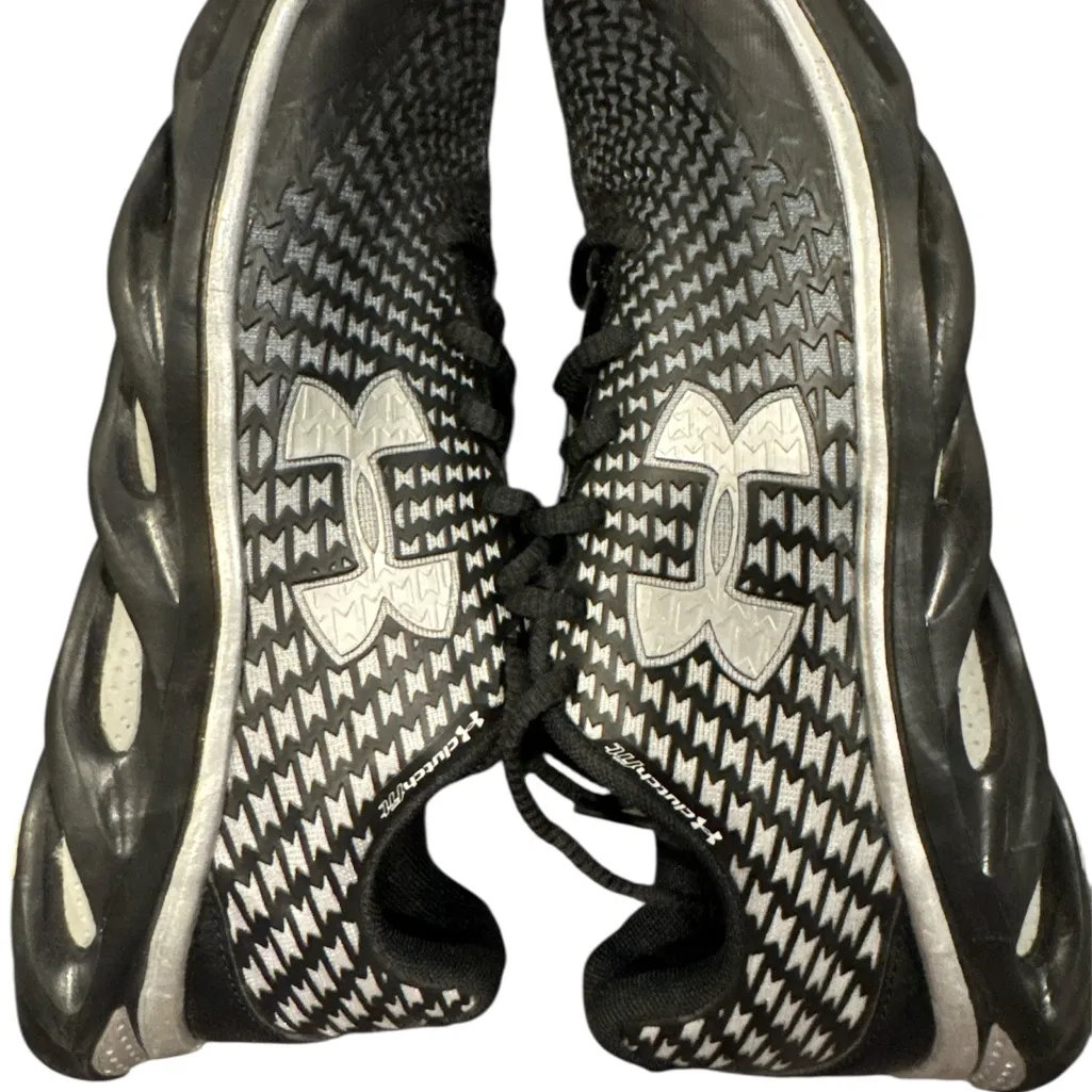 Under Armour Black Athletic Shoes with Mesh Design - Image 4
