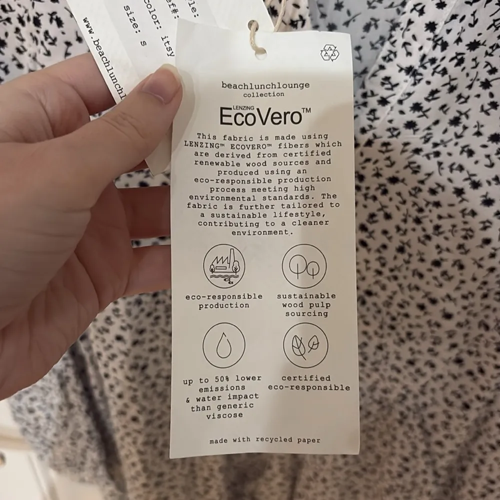 TJMaxx Black and White Flowery Blouse - Image 4