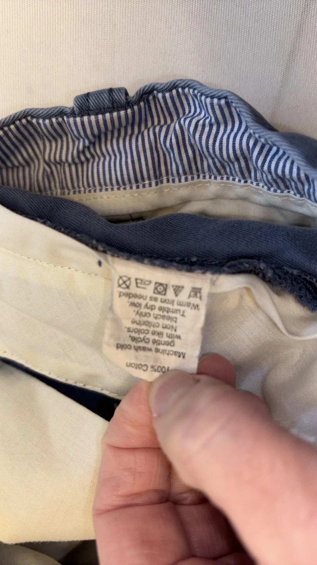 J. Crew chino shorts 4 pockets button/zip close embroidered whales Size 32 - Image 7