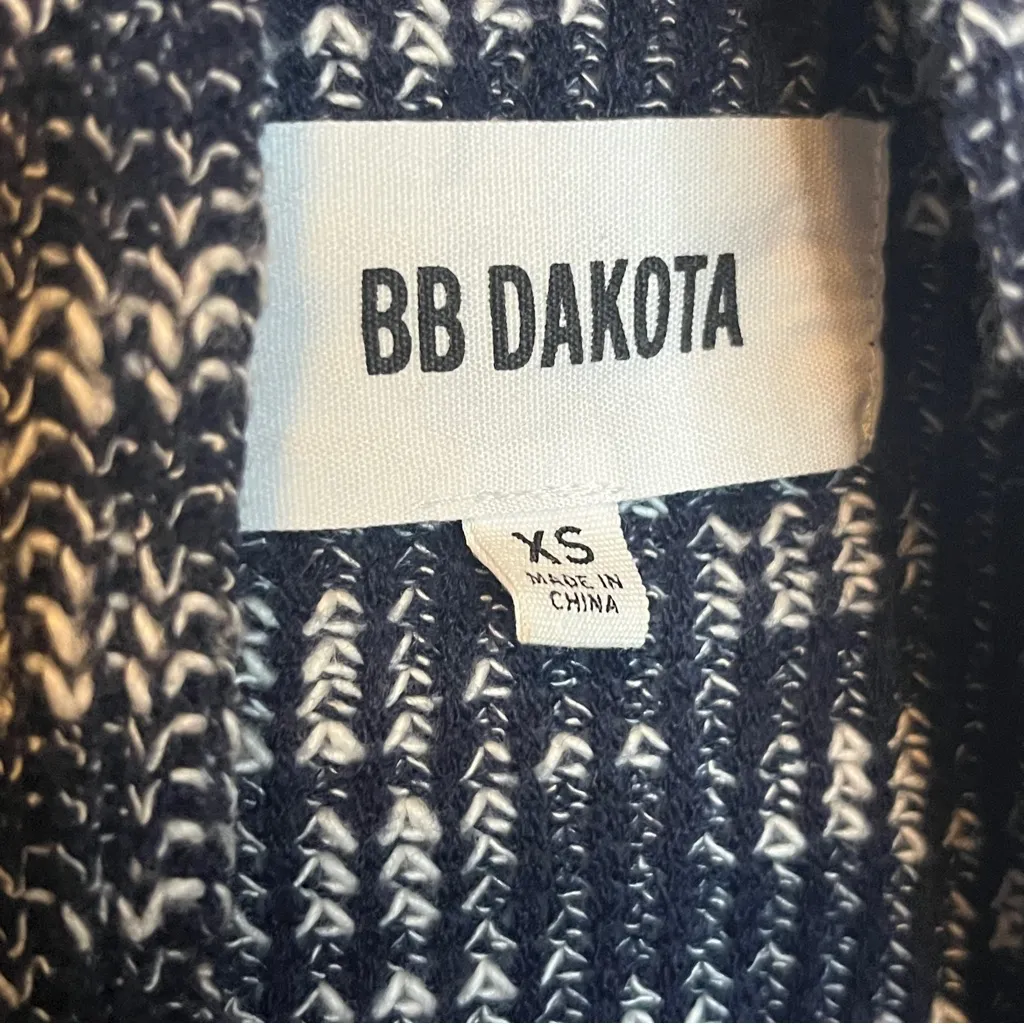 BB Dakota Navy and White Cardigan - Image 4