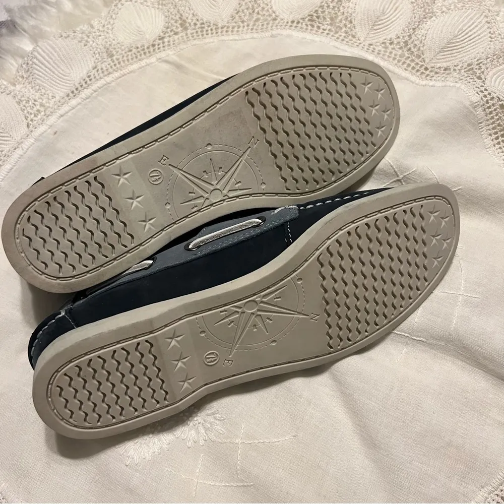 White Mountain Leather Boat Shoes Woman’s Size 7.5 Leather laces Preppy Blue - Image 9