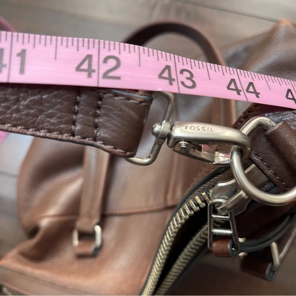 FOSSIL Purse brown leather key bag Zipper Closure - Image 13