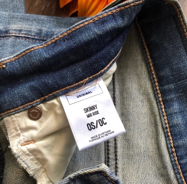 Mid•Rise Skinny Jeans | 0•Short | - Image 7