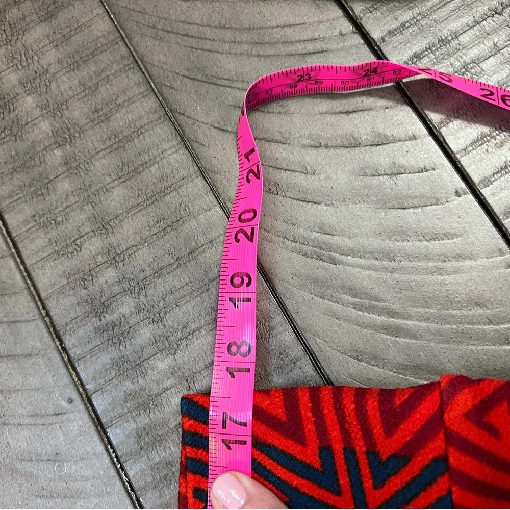 LuLaRoe abstract design simple skirt. Size XL - Image 6