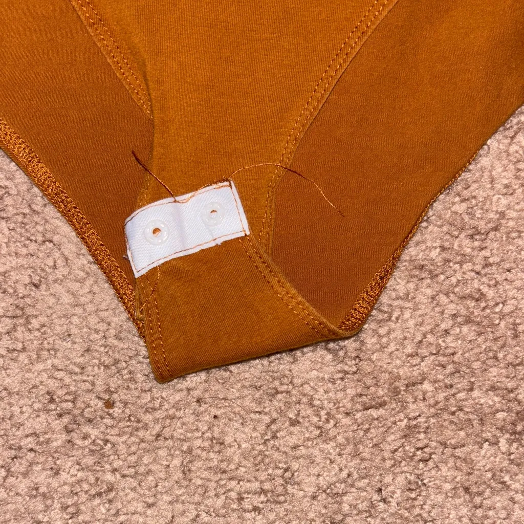 MANGOPOP  brown short sleeve stretch snap close bodysuit casual basic minimal - Image 5