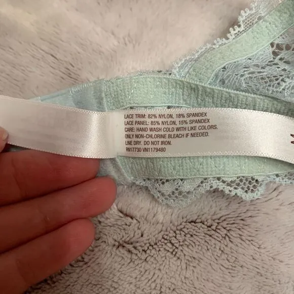 Gilligan & O'Malley Padded Wireless Lace‎ Plunge Bralette Blue White - Image 4