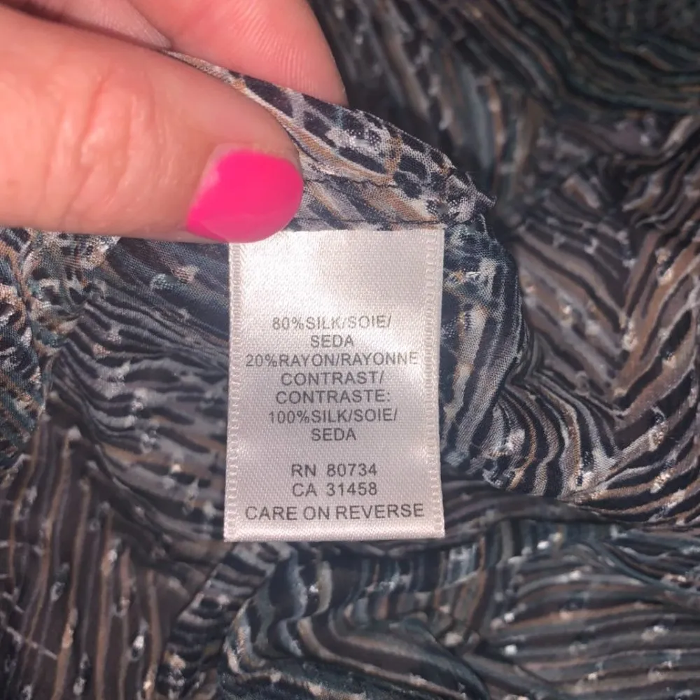 BCBG Max Azria Women's Silk top - Image 4