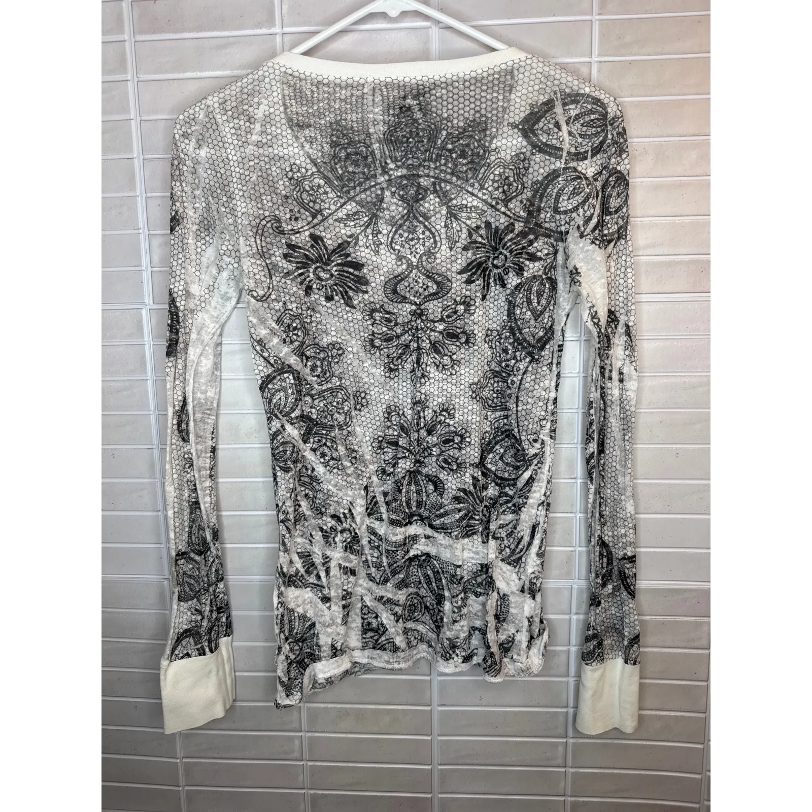 Love Culture Mesh Long Sleeve Top - White - V Neck - S/M Fitted - Image 8