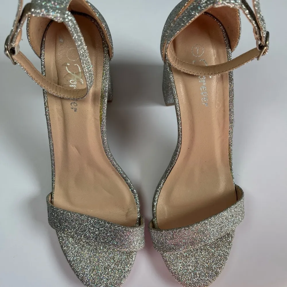 Elegant Silver Glitter Heels for Formal Occasions Size 7 - Image 3