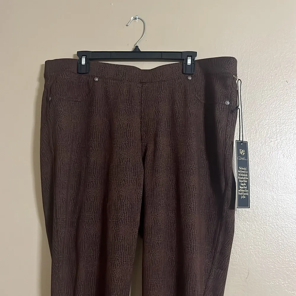 DG2 DianeGilman Pants Sz P1X Crocodile/Animal Print Bootcut Pockets Stretch - Image 2
