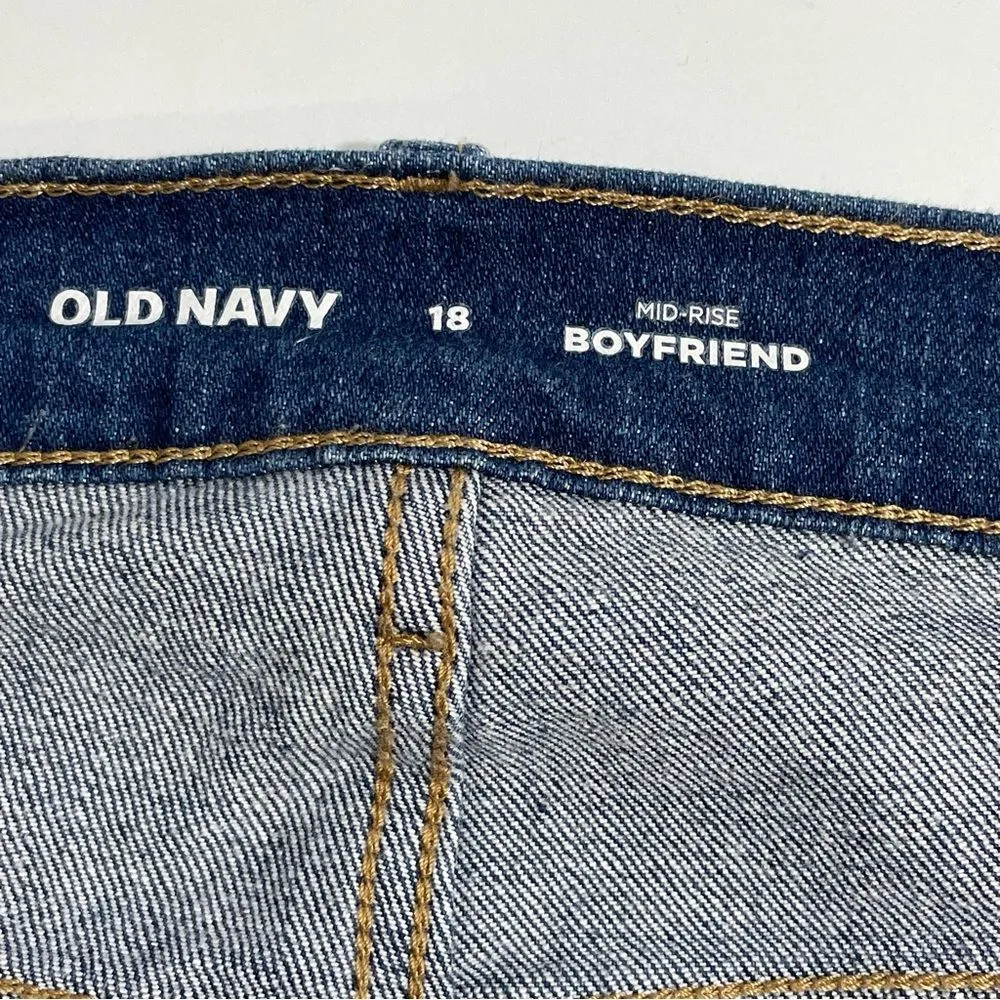 NWT Old Navy Mid Rise Boyfriend Jeans in Divine Plus Size 18 Cropped Denim‎ - Image 4