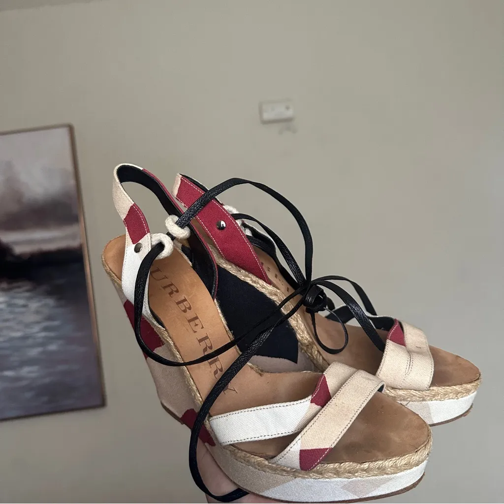 Burberry House Check Espadrille Wedges‎ Size 9.5 Color block red strappy 5” heel - Image 7