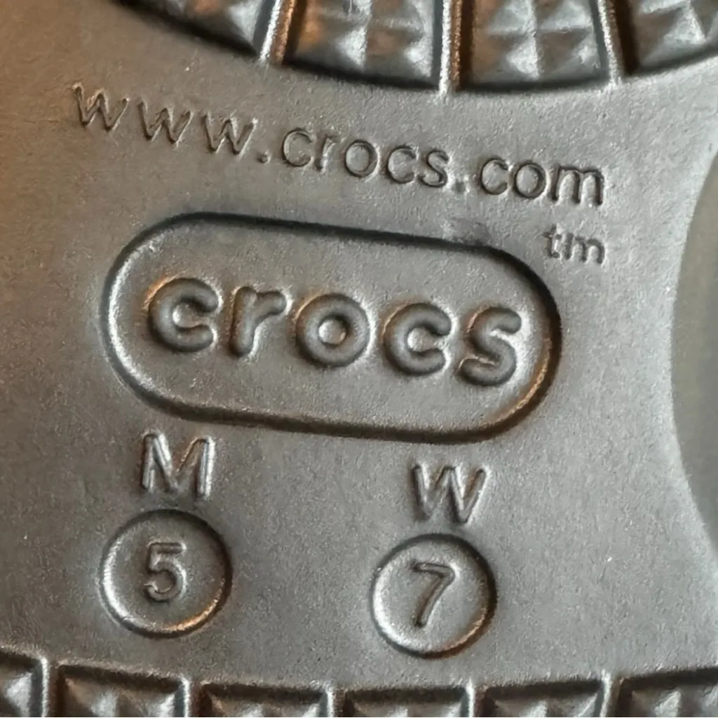 CROCS Classic Black Slide Sandals  Sz 7 Women/ Sz 5 Men - Image 4