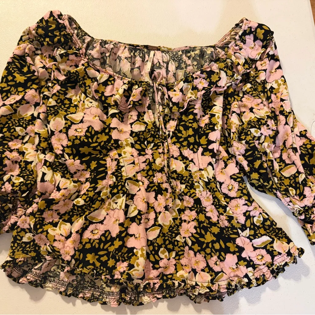 FREE PEOPLE Sweet Memories Floral Fitted Blouse Small women Romantic Cute - Image 3