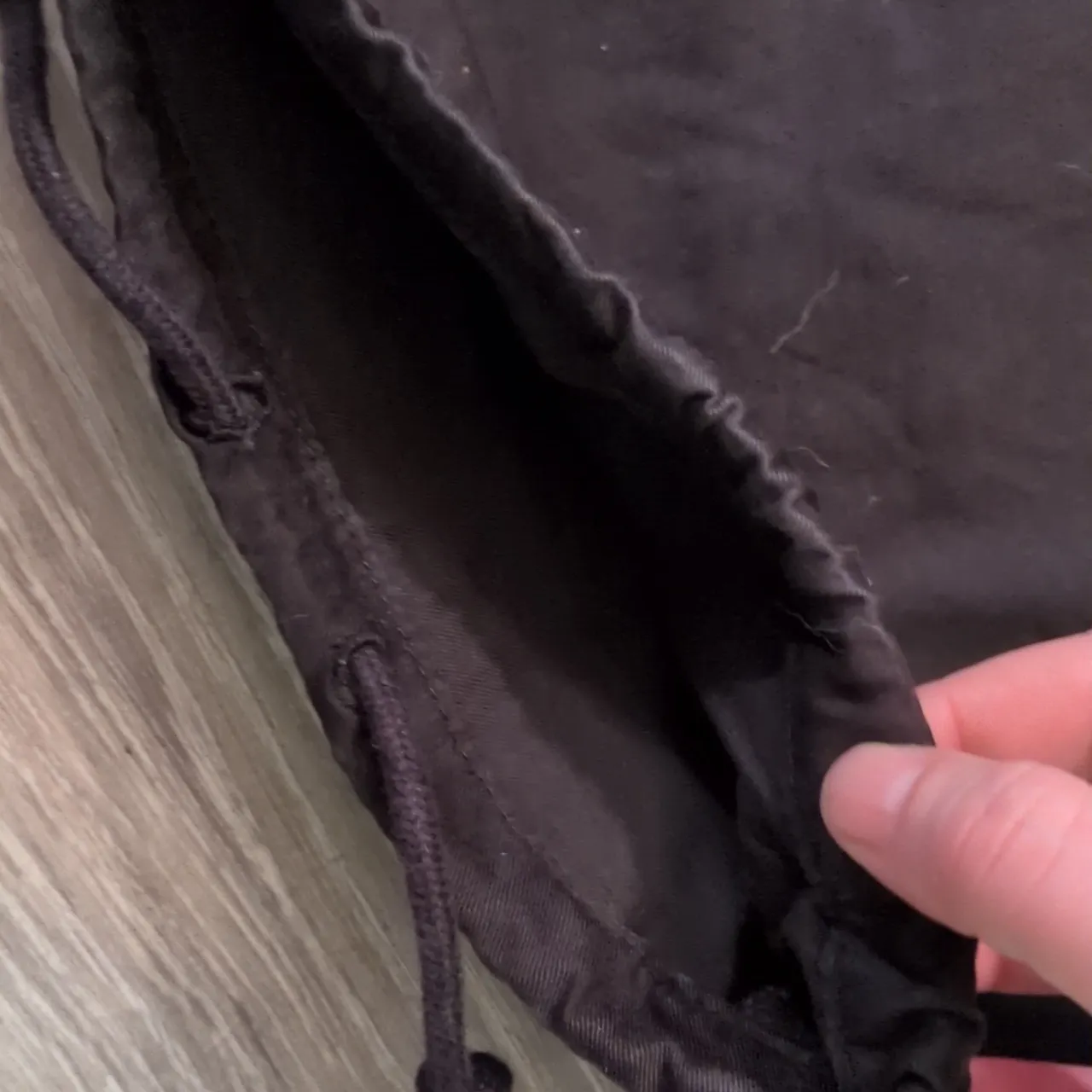 Levi's Black 94' Baggy Cargo Pants Size 25 - Image 4