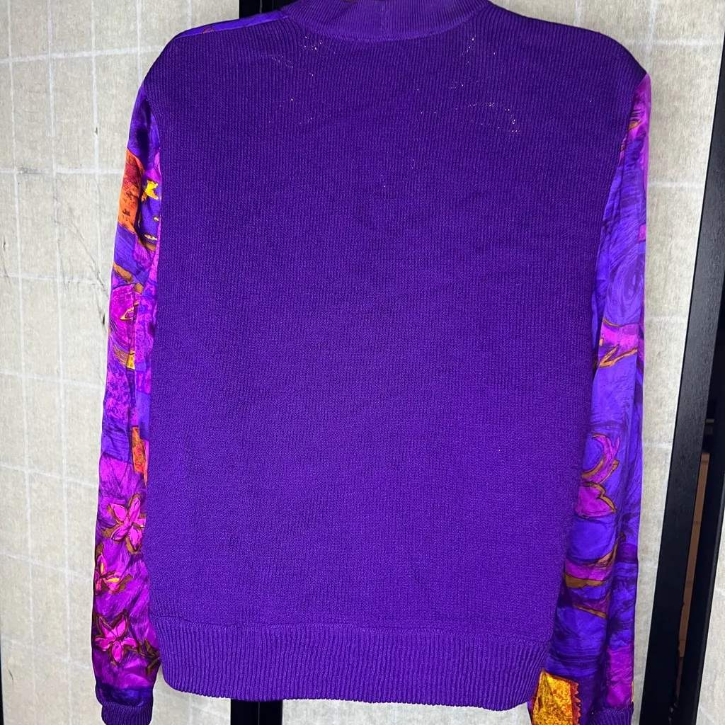 3 x $150 Vintage St. John Abstract Santana knit satin cardigan size 6 - Image 3
