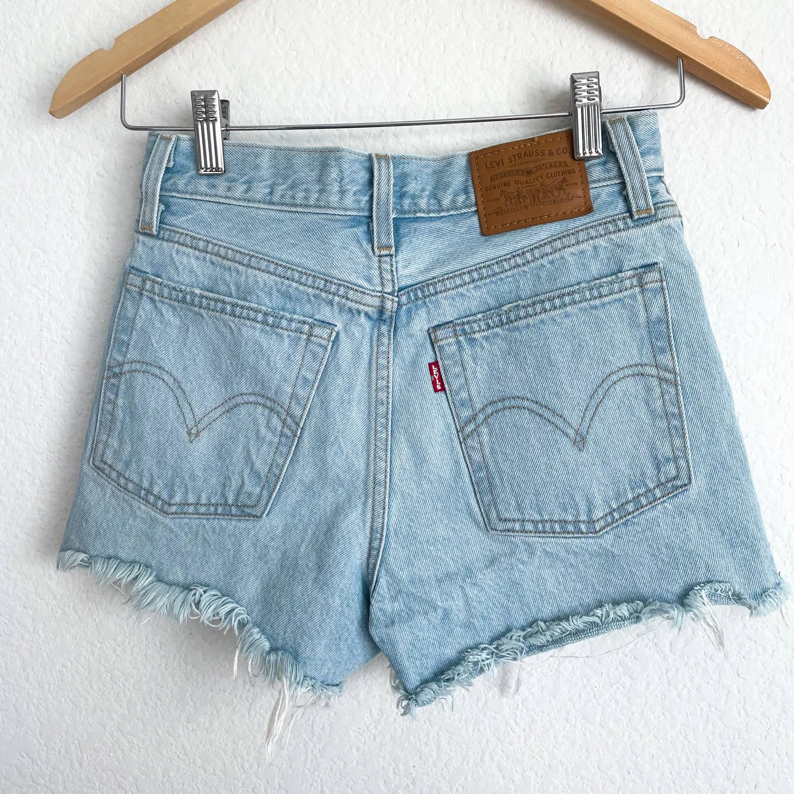 LEVI'S Wedgie Short Light Wash Cut Off Shorts - Image 5